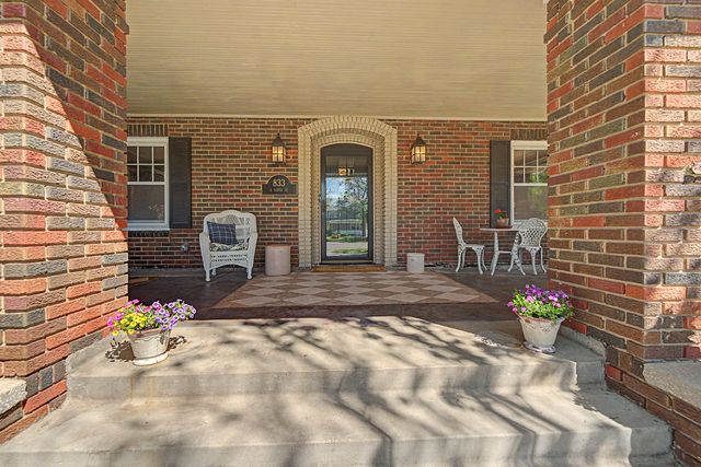 833 S Santa Fe, Salina, KS 67401