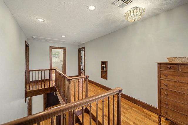 833 S Santa Fe, Salina, KS 67401