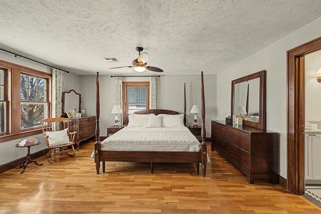 833 S Santa Fe, Salina, KS 67401