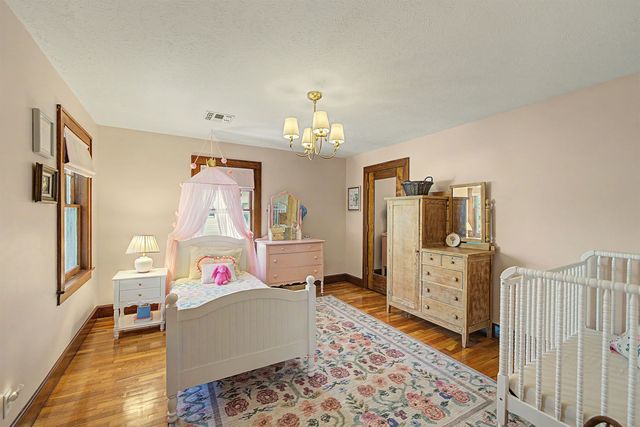 833 S Santa Fe, Salina, KS 67401