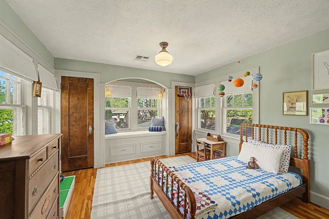 833 S Santa Fe, Salina, KS 67401