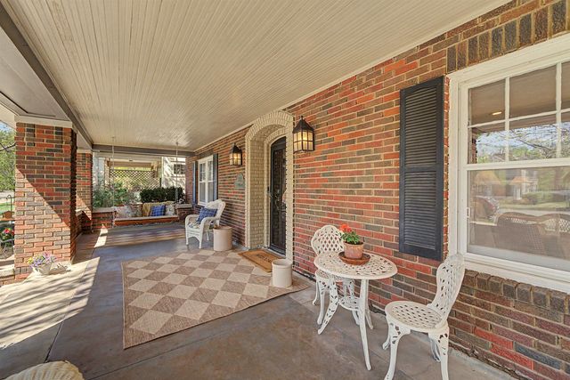 833 S Santa Fe, Salina, KS 67401