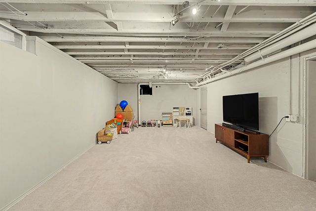 833 S Santa Fe, Salina, KS 67401