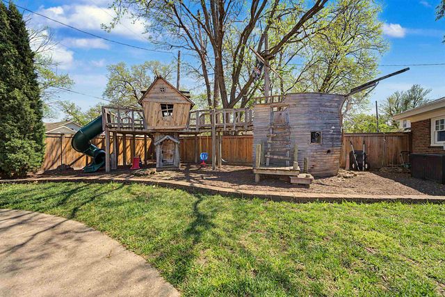 833 S Santa Fe, Salina, KS 67401