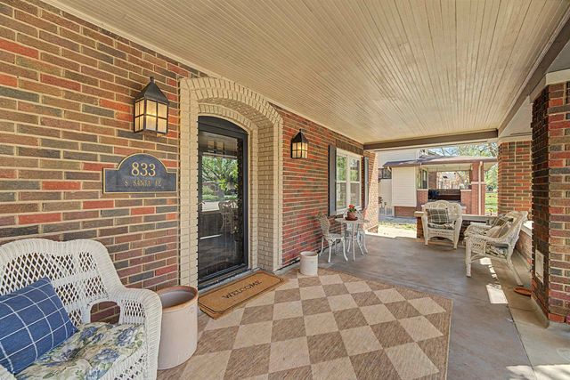 833 S Santa Fe, Salina, KS 67401