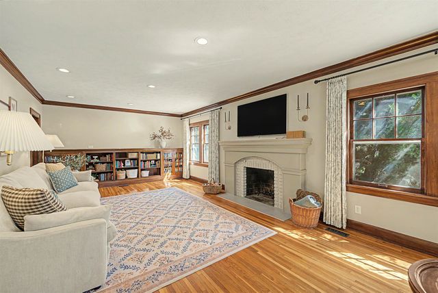 833 S Santa Fe, Salina, KS 67401