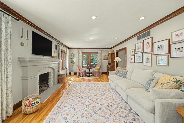 833 S Santa Fe, Salina, KS 67401