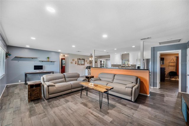 635 HILLSIDE CIRCLE, Lake Alfred, FL 33850