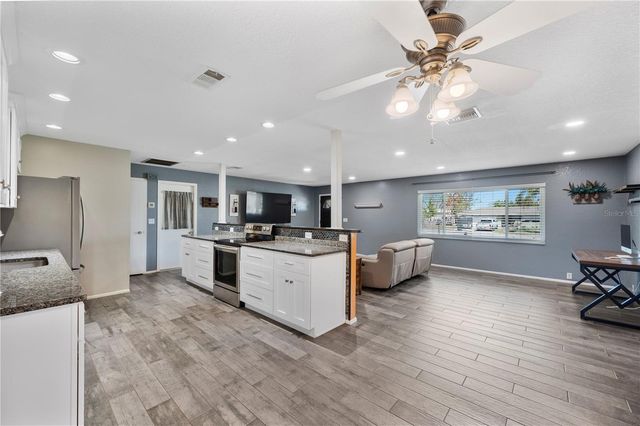 635 HILLSIDE CIRCLE, Lake Alfred, FL 33850