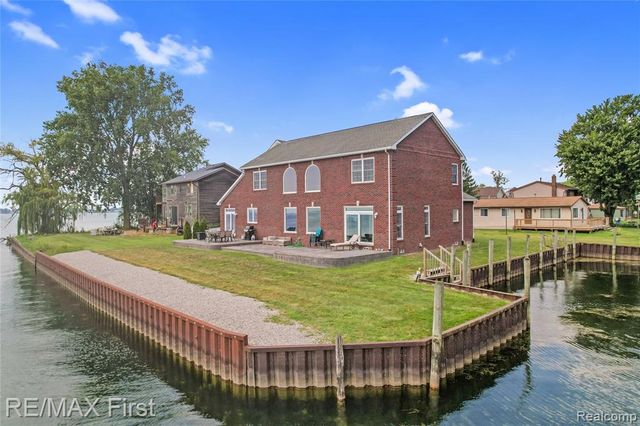 7953 Bouvier Bay, Fair Haven, MI 48023