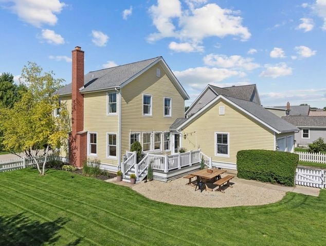 1501 Amos Bennett Street, Grayslake, IL 60030