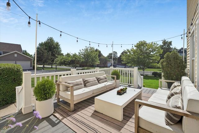 1501 Amos Bennett Street, Grayslake, IL 60030