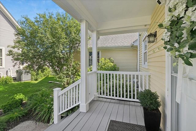 1501 Amos Bennett Street, Grayslake, IL 60030