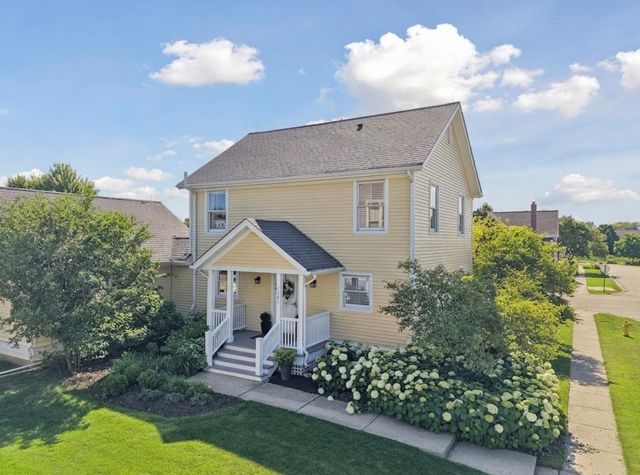 1501 Amos Bennett Street, Grayslake, IL 60030
