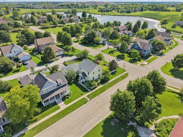 1501 Amos Bennett Street, Grayslake, IL 60030