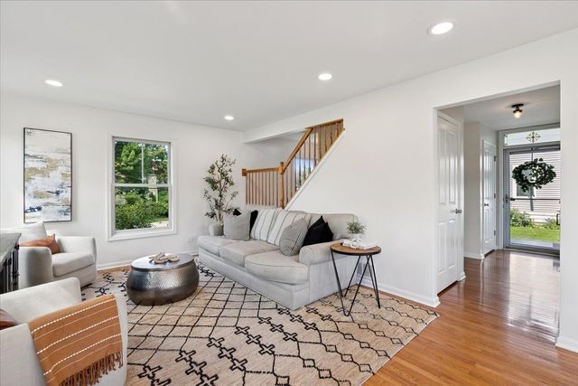 1501 Amos Bennett Street, Grayslake, IL 60030