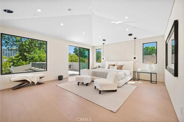 16728 Morrison Street, Encino, CA 91436