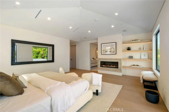 16728 Morrison Street, Encino, CA 91436