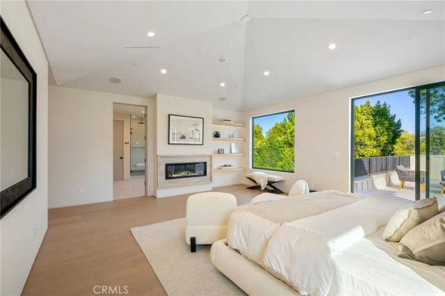 16728 Morrison Street, Encino, CA 91436