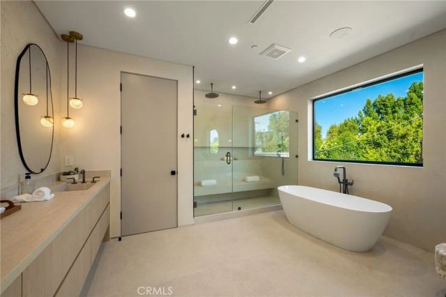 16728 Morrison Street, Encino, CA 91436