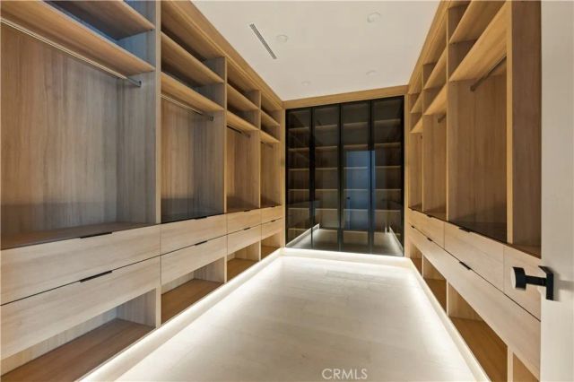 16728 Morrison Street, Encino, CA 91436