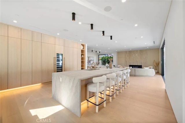 16728 Morrison Street, Encino, CA 91436