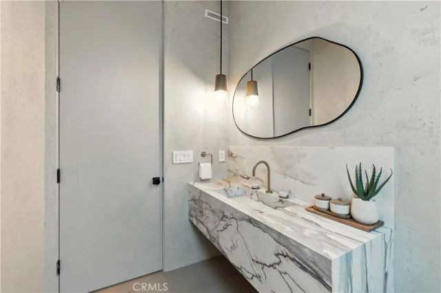 16728 Morrison Street, Encino, CA 91436