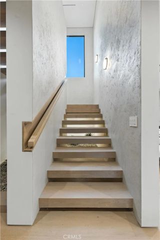 16728 Morrison Street, Encino, CA 91436