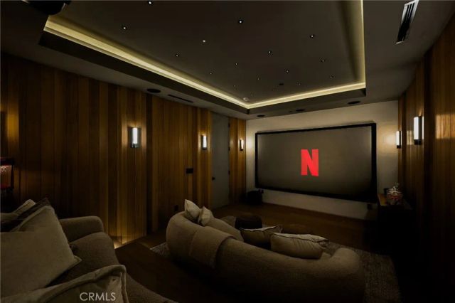 16728 Morrison Street, Encino, CA 91436