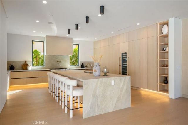 16728 Morrison Street, Encino, CA 91436