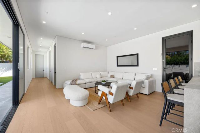 16728 Morrison Street, Encino, CA 91436