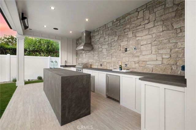 16728 Morrison Street, Encino, CA 91436