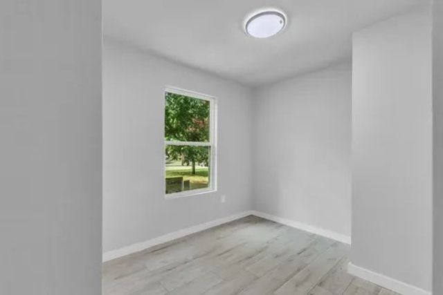 110 N Hillside Street, Red Oak, TX 75154