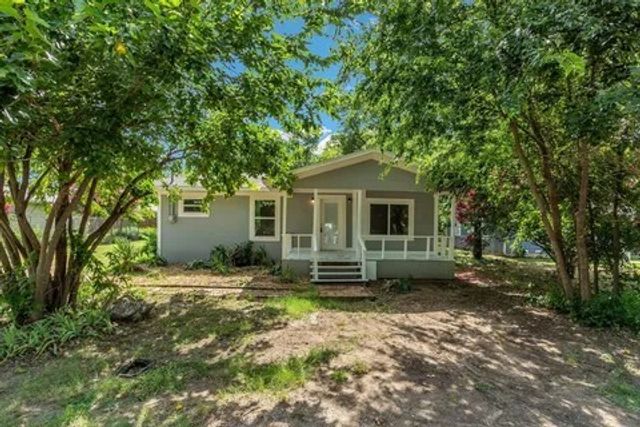 110 N Hillside Street, Red Oak, TX 75154