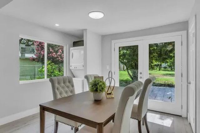 110 N Hillside Street, Red Oak, TX 75154