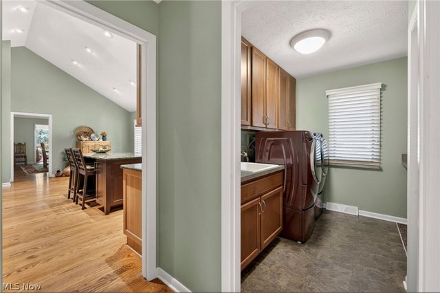 10 Longmeadow Lane, Beachwood, OH 44122