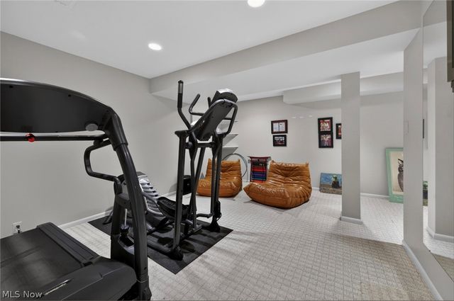 10 Longmeadow Lane, Beachwood, OH 44122