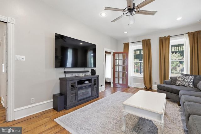 355 MAIN ST, Red Hill, PA 18076