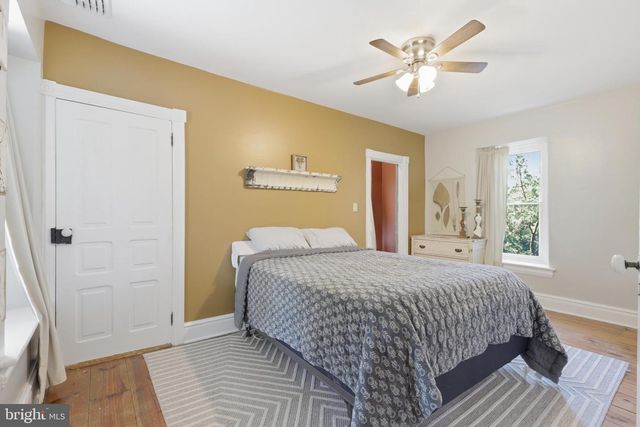 355 MAIN ST, Red Hill, PA 18076
