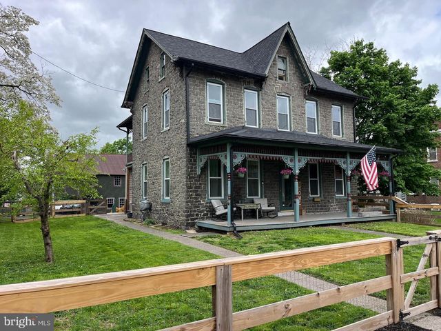 355 MAIN ST, Red Hill, PA 18076