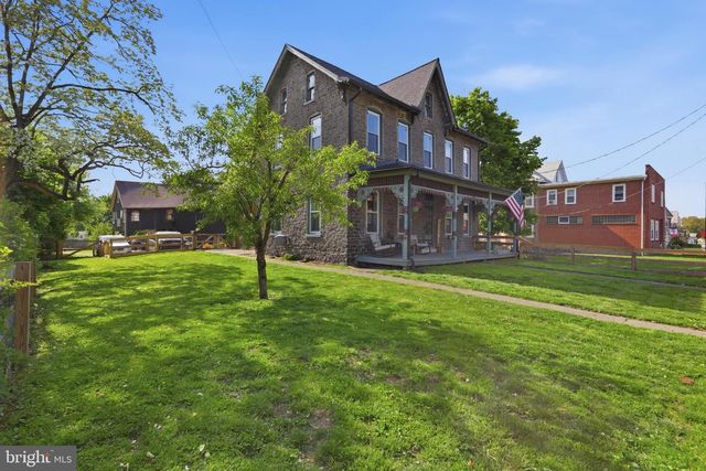 355 MAIN ST, Red Hill, PA 18076