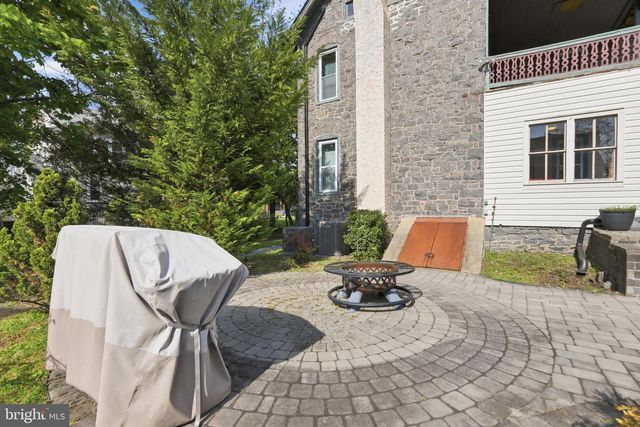 355 MAIN ST, Red Hill, PA 18076