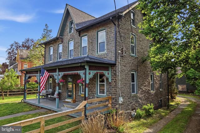 355 MAIN ST, Red Hill, PA 18076