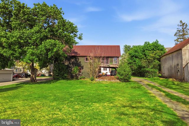 355 MAIN ST, Red Hill, PA 18076