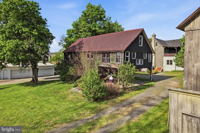 355 MAIN ST, Red Hill, PA 18076