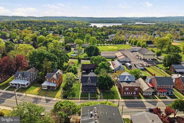 355 MAIN ST, Red Hill, PA 18076