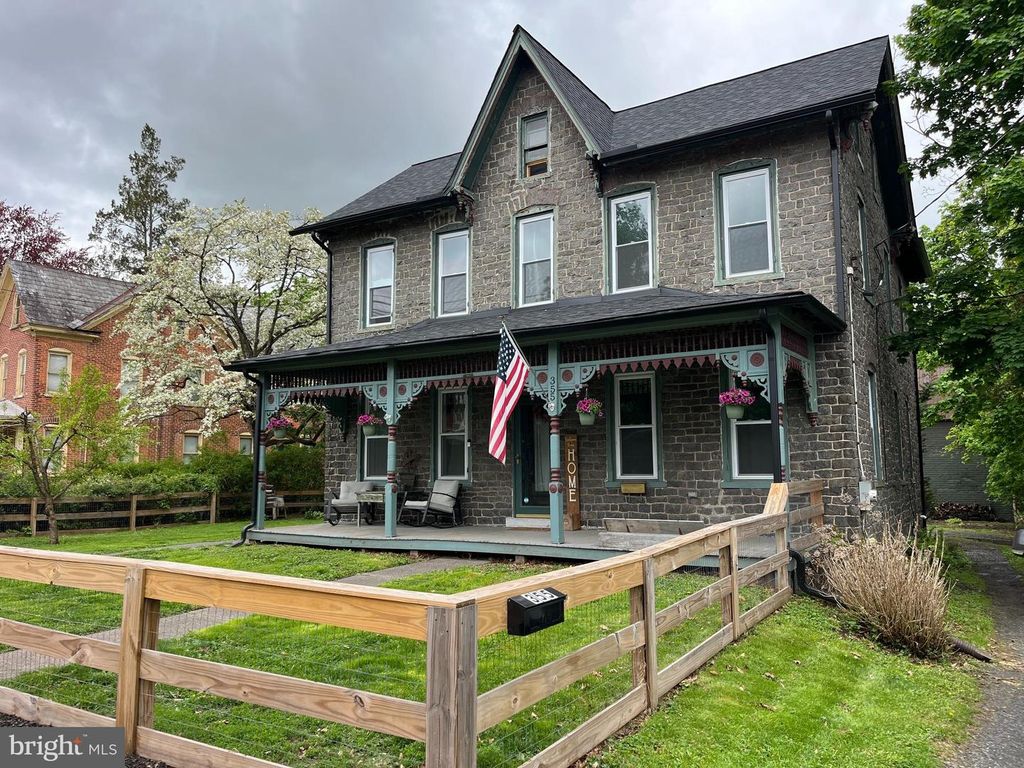 355 MAIN ST, Red Hill, PA 18076