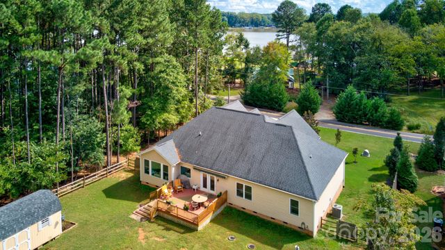 626 Kenway Loop, Mooresville, NC 28117