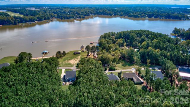 626 Kenway Loop, Mooresville, NC 28117