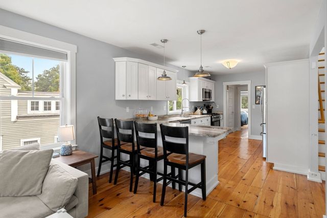15 Court St B, Groton, MA 01450